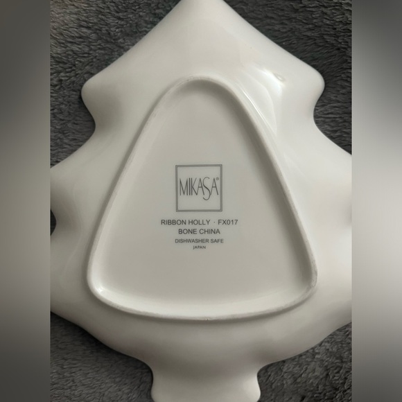Mikasa Christmas Tree Holly Berry Bone China Candy Dish. - Picture 2 of 2